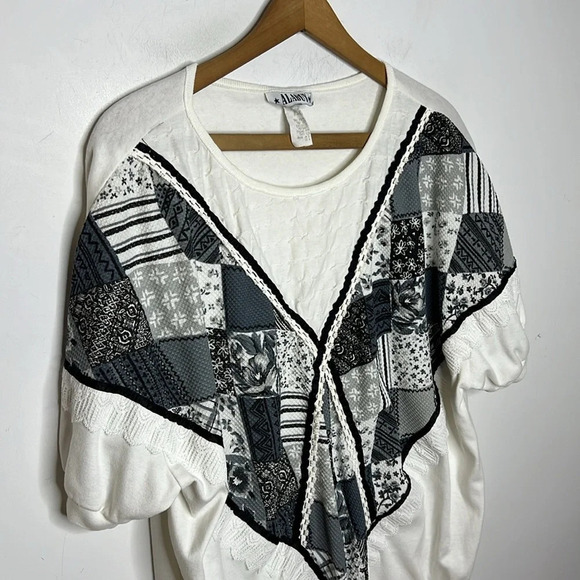 90s Vintage Quilted Patchwork Lace Trim Sweater Top - Picture 3 of 9